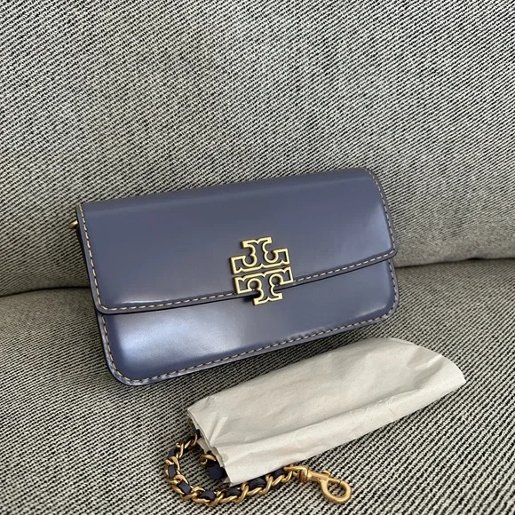 NWT TORY BURCHBRITTEN SMOOTH CHAIN WALLET W. WRISTLET141071